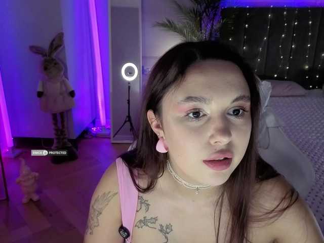 Lerochkaa live cam on BongaCams