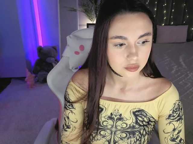 Lerochkaa live cam on BongaCams