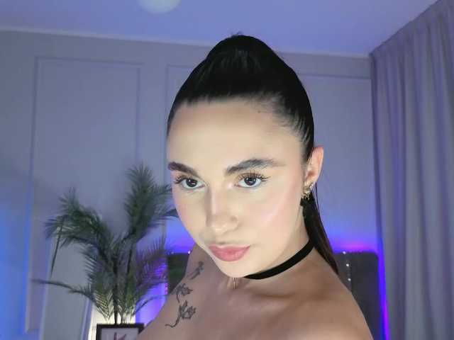 Lerochkaa live cam on BongaCams