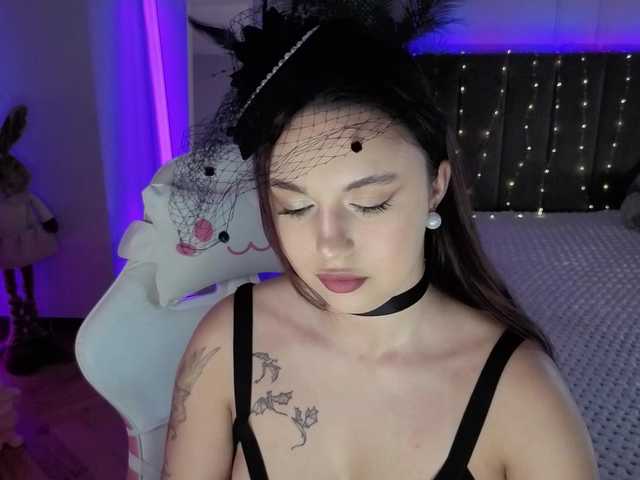 Lerochkaa live cam on BongaCams