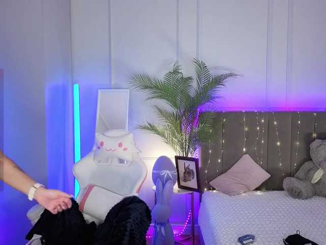 Lerochkaa live cam on BongaCams