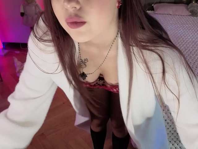 Lerochkaa live cam on BongaCams