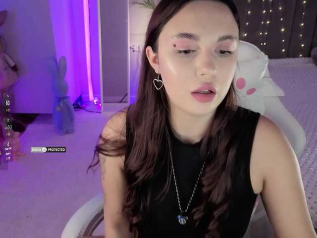 Lerochkaa live cam preview