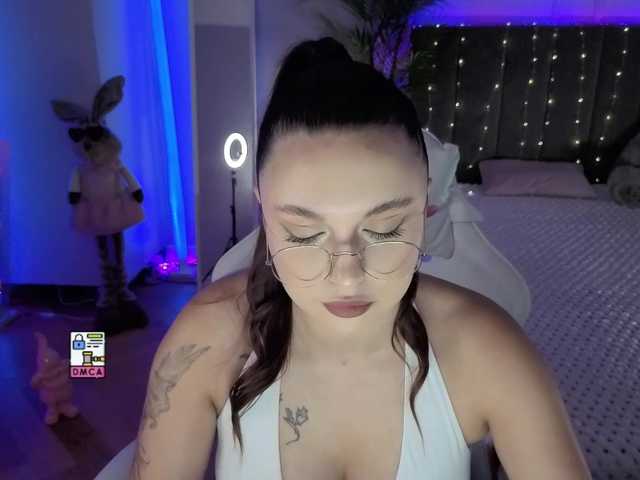 Lerochkaa live cam on BongaCams