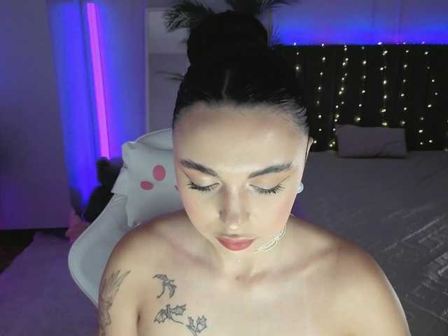 Lerochkaa live cam on BongaCams