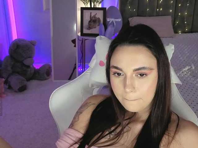 Lerochkaa live cam on BongaCams