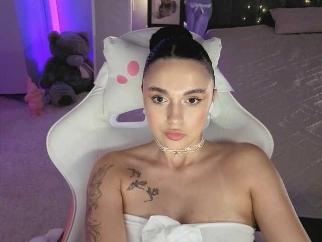 Lerochkaa live cam on BongaCams