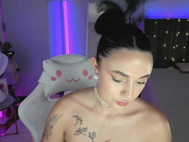 Lerochkaa live cam on BongaCams