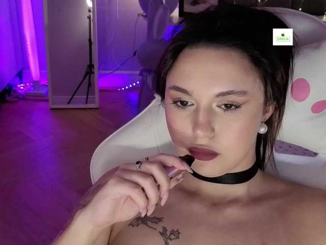 Lerochkaa live cam on BongaCams