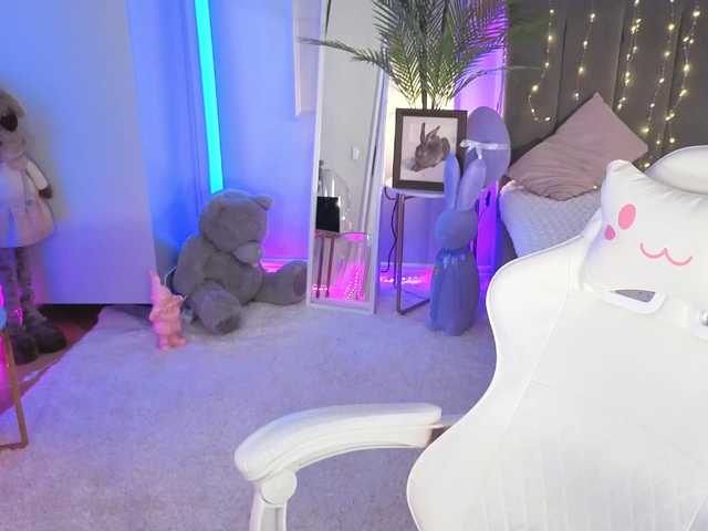Lerochkaa live cam on BongaCams