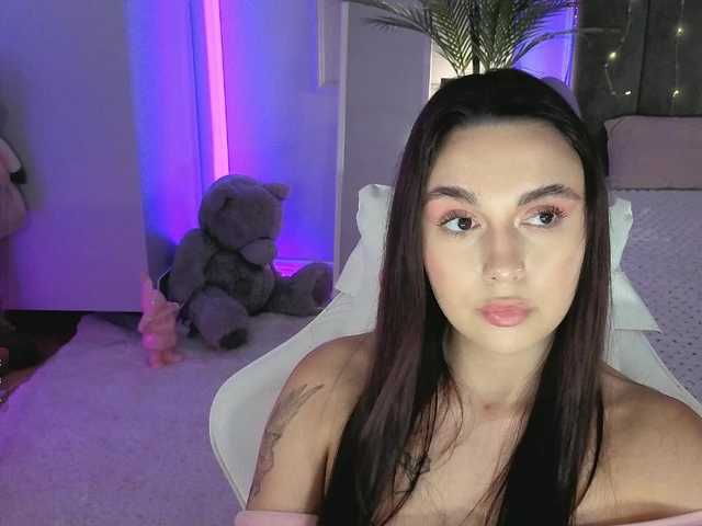 Lerochkaa live cam on BongaCams