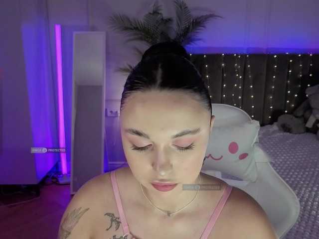 Lerochkaa live cam on BongaCams