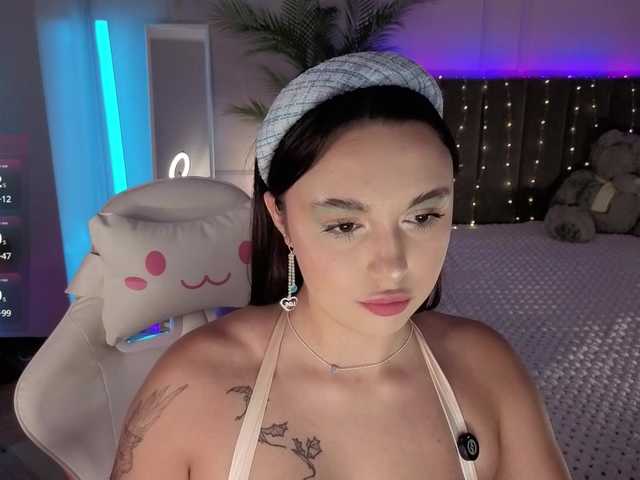 Lerochkaa live cam on BongaCams