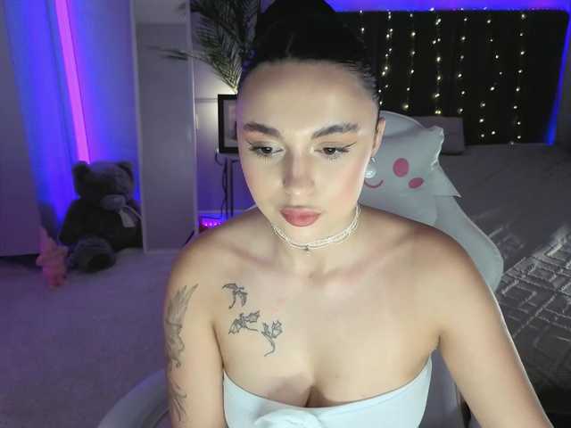 Lerochkaa live cam on BongaCams
