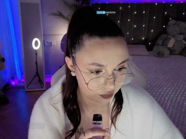 Lerochkaa live cam on BongaCams