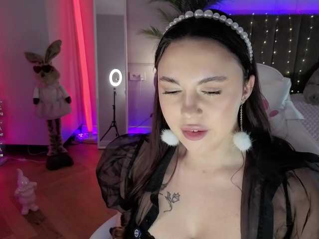 Lerochkaa live cam on BongaCams