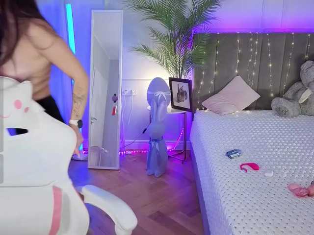 Lerochkaa live cam on BongaCams