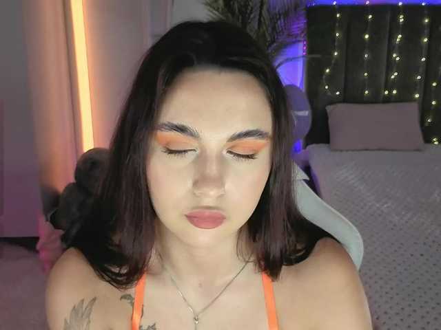 Lerochkaa live cam on BongaCams