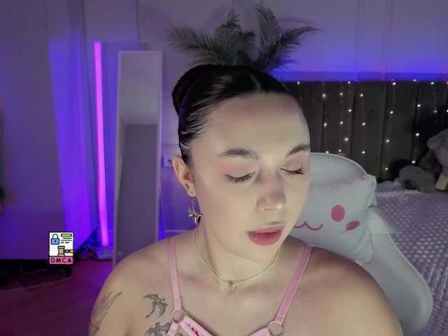 Lerochkaa live cam on BongaCams