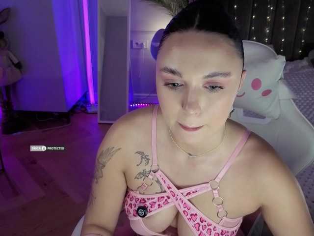 Lerochkaa live cam on BongaCams