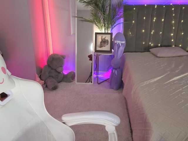 Lerochkaa live cam on BongaCams