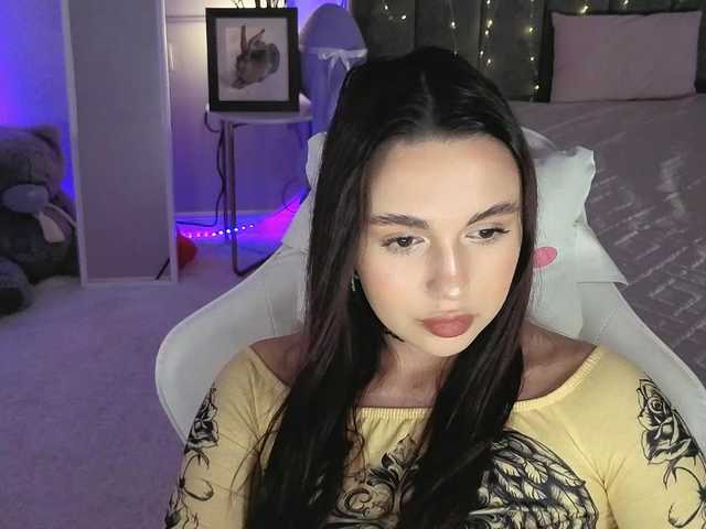 Lerochkaa live cam on BongaCams