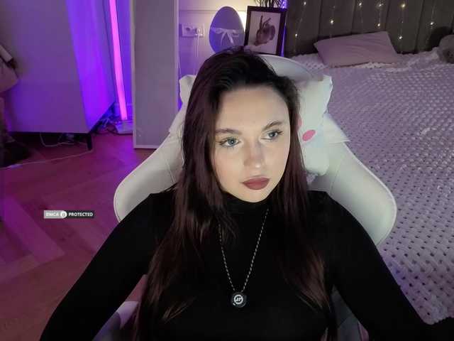 Lerochkaa live cam on BongaCams