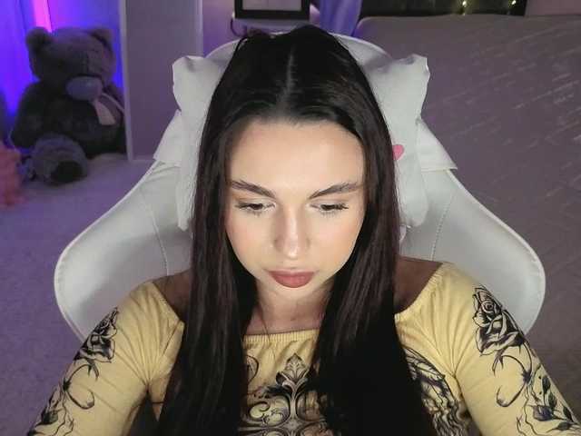 Lerochkaa live cam on BongaCams