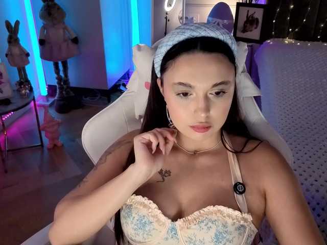 Lerochkaa live cam on BongaCams