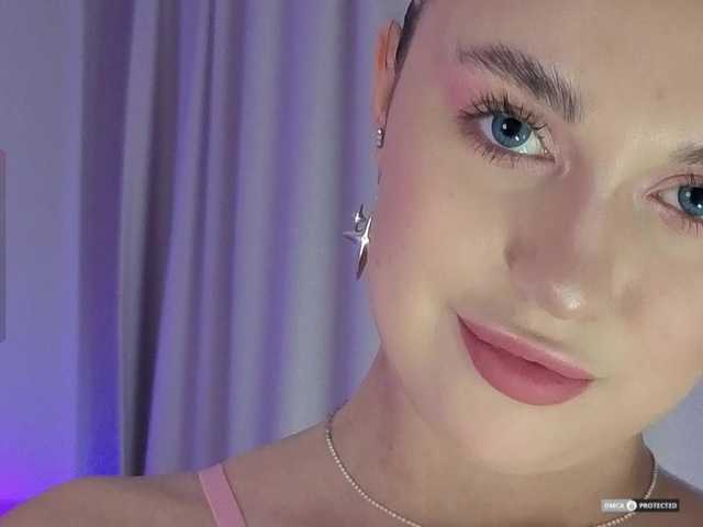 Lerochkaa live cam on BongaCams