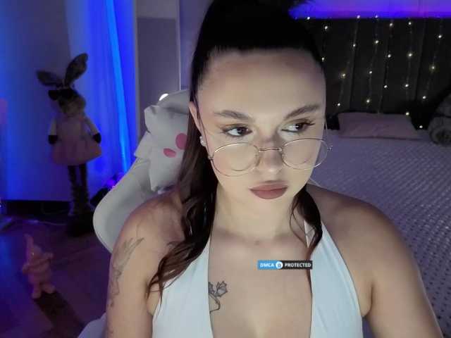 Lerochkaa live cam on BongaCams