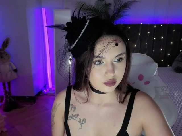 Lerochkaa live cam on BongaCams