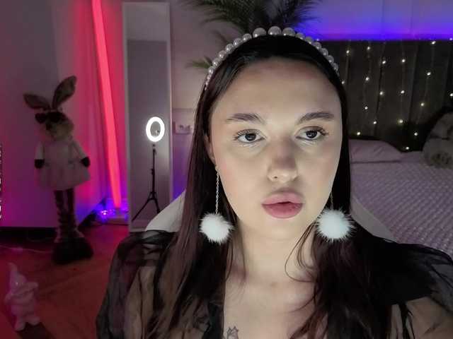 Lerochkaa live cam on BongaCams