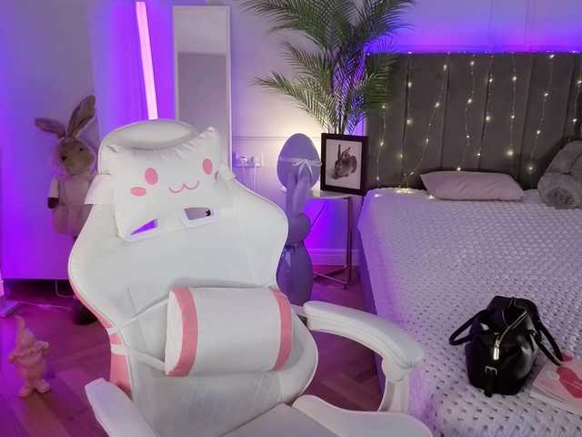 Lerochkaa live cam on BongaCams
