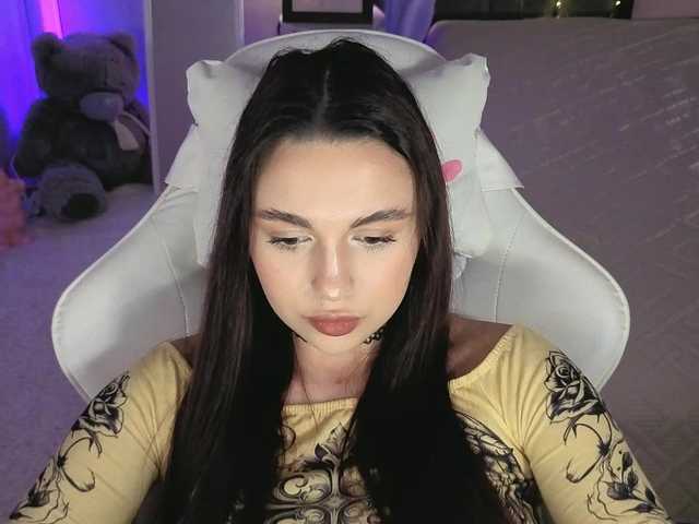Lerochkaa live cam on BongaCams