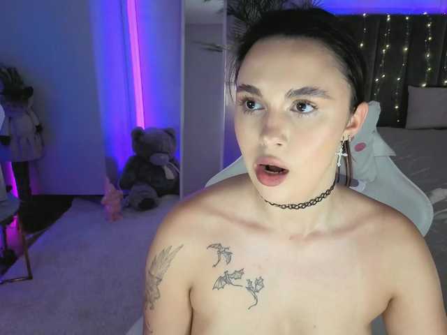 Lerochkaa live cam on BongaCams