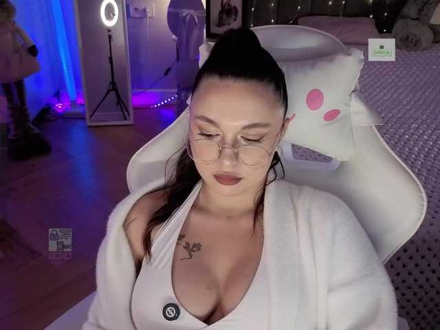 Lerochkaa live cam on BongaCams