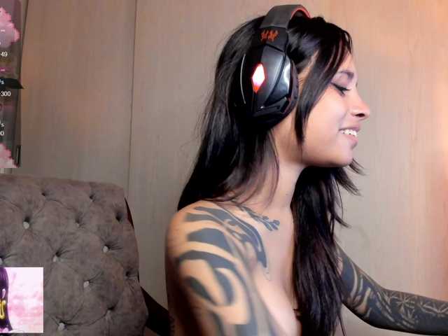Alessiairis, en directo ahora en BongaCams