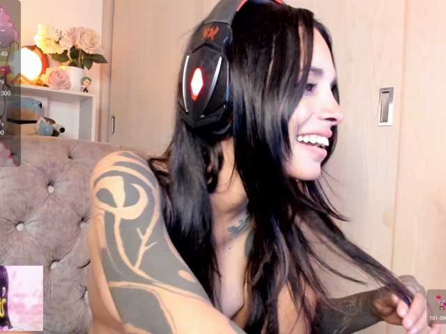 Alessiairis live cam on BongaCams