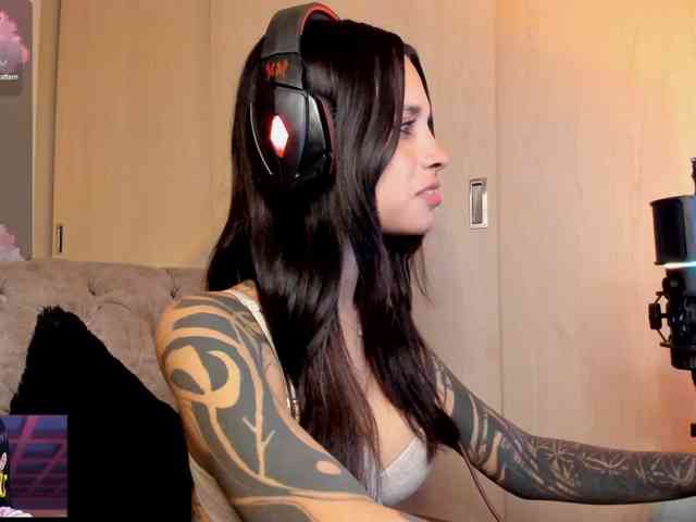 Alessiairis webcam
