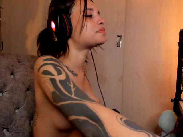 Alessiairis webcam