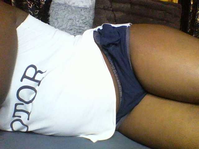 Sexxyblacky, en directo ahora en BongaCams