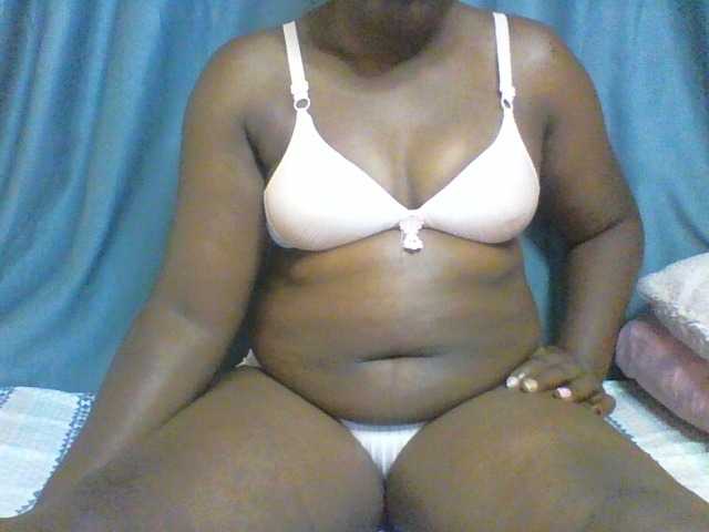 le modèle Sexxyblacky est en webcam porno dans un show sur le site bongacams, il possède les tags suivants: Ebony,Brunette,Hairy