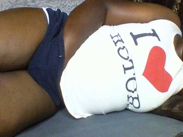 Sexxyblacky, en directo ahora en BongaCams