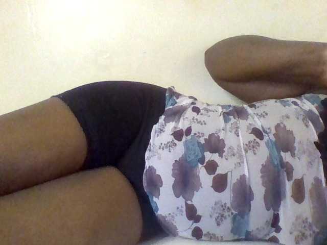 Chat with Sexxyblacky live cam