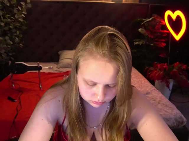 CrystallPaws live cam on BongaCams