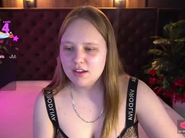 CrystallPaws's BongaCams show and profile