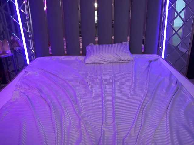 CrystallPaws's BongaCams show and profile