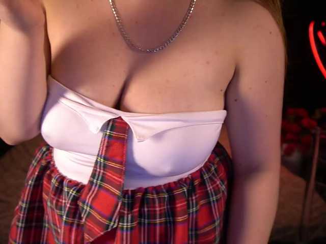 CrystallPaws live cam on BongaCams