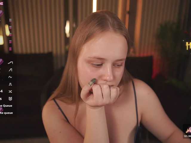 Crystallpaws live cam